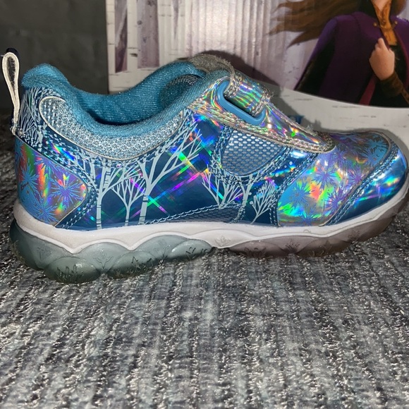Size 10c Disney Frozen Light Up Sneakers - Picture 7 of 10